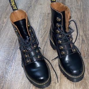 Dr martens Leona size 6